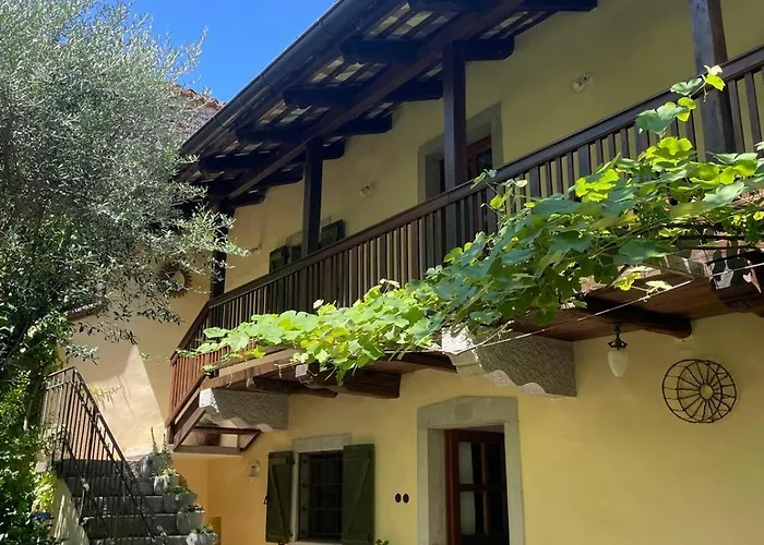 בית נופש Karst House Mediteranean Slovenia *