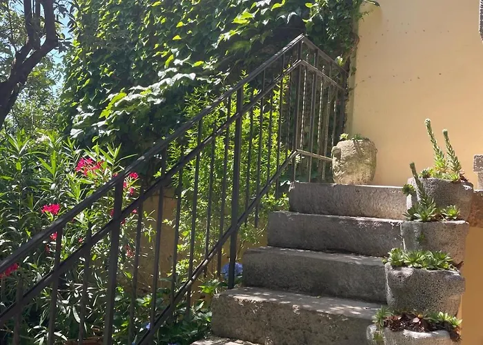 Karst House Mediteranean Slovenia בית נופש *